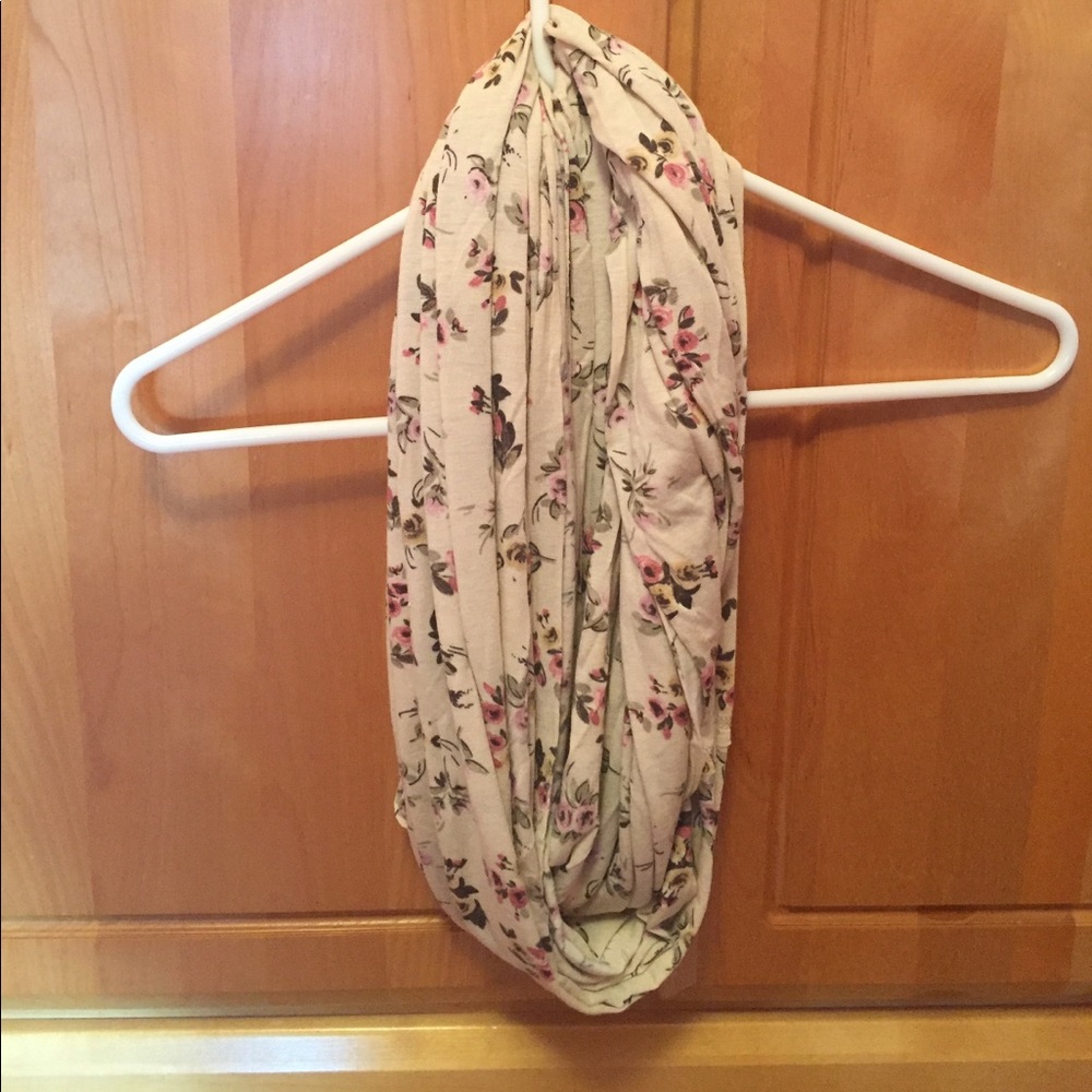 🎉One Day Sale🎉 Brandy Melville Infinity Scarf