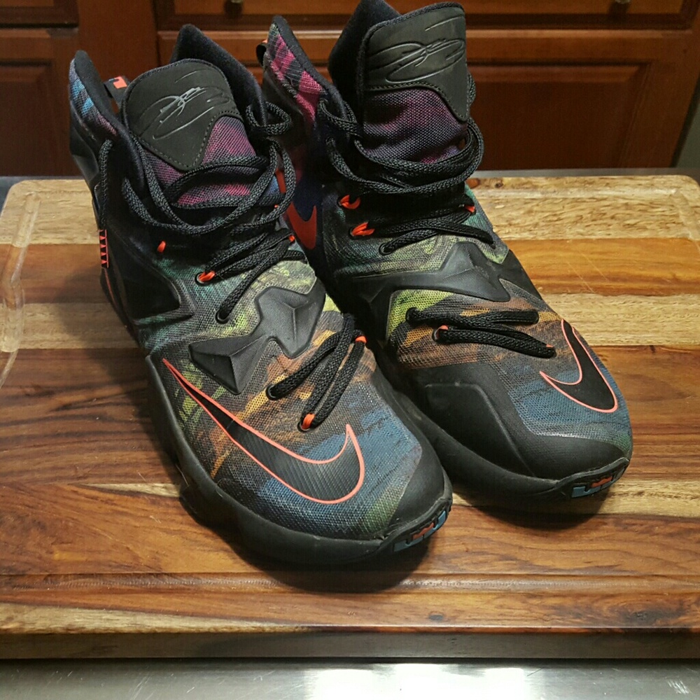 Neon Accents LeBron James XIII ❤