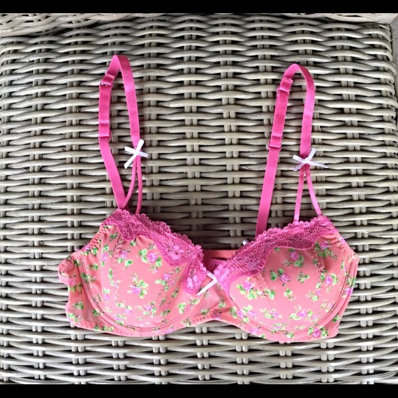 Betsey Johnson underwire bra. NWOT cute and sexy - Picture 1 of 3