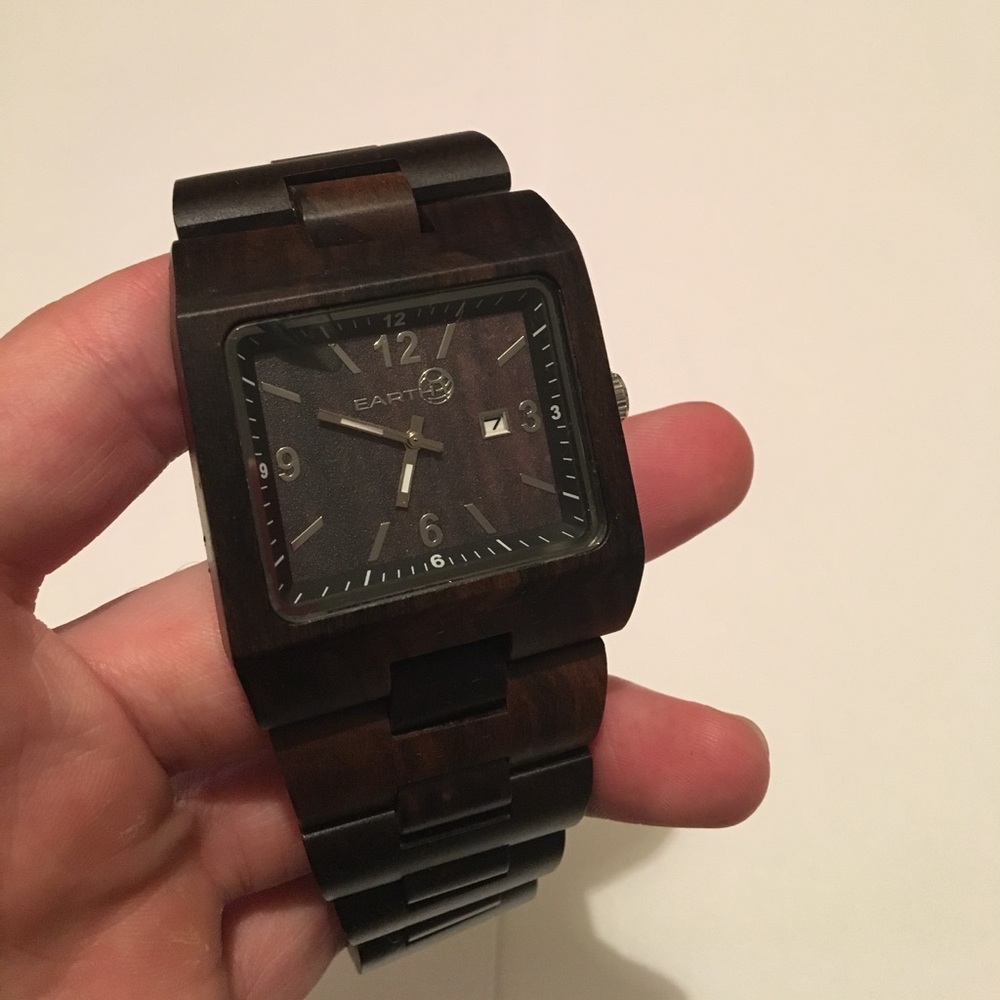 EARTH watch - Picture 2 of 3