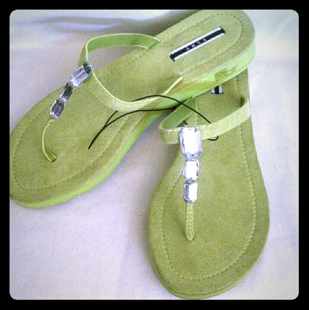 Beautiful ESNY Jeweled green thong sandals size 10