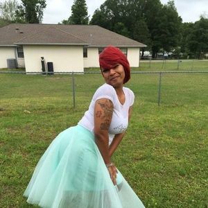 Meet your Posher, Marketia