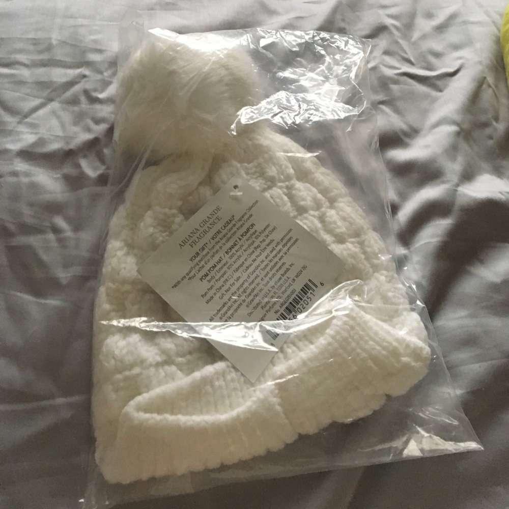 Ariana Grande pom pom hat new
