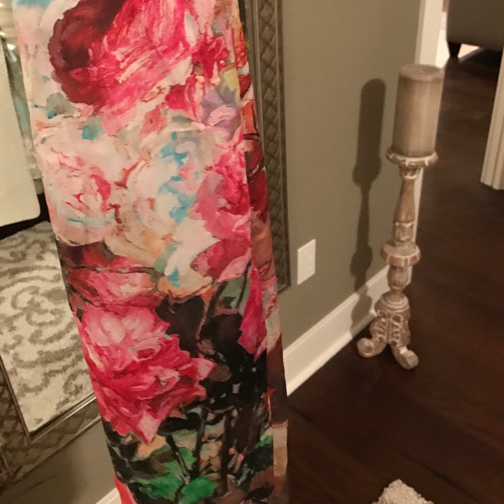 Beautiful scarf ! - Picture 3 of 3