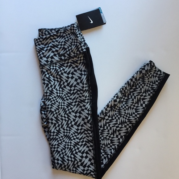 NWT Nike Legendary Checker Tight Fit Leggings XS - Picture 2 of 8