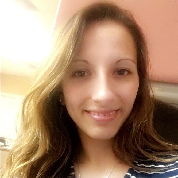 Meet your Posher, Christina - Picture 1 of 1