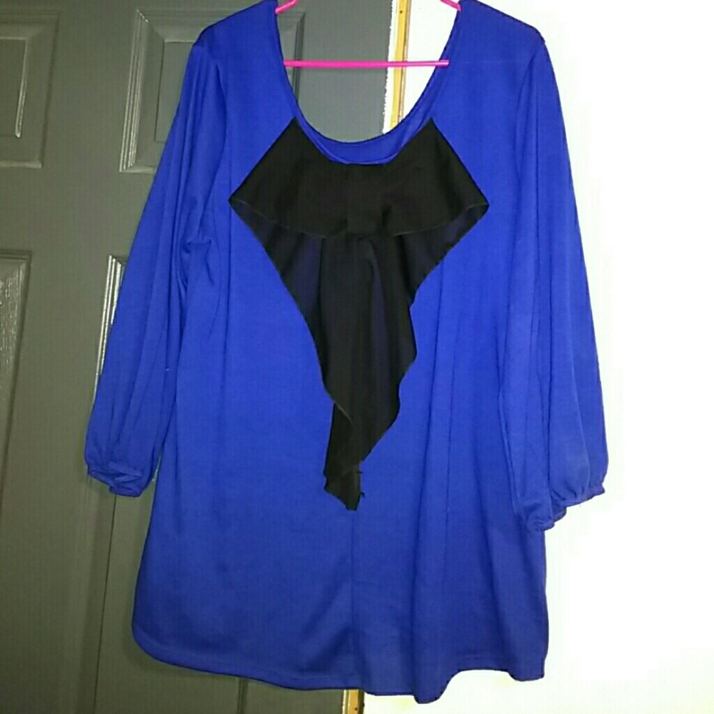 Beautiful blue top with black bow on back??