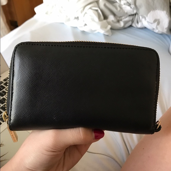 Tory Burch Zip Wallet - Picture 3 of 5