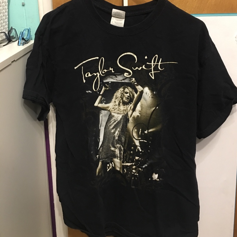 Taylor swift shirt