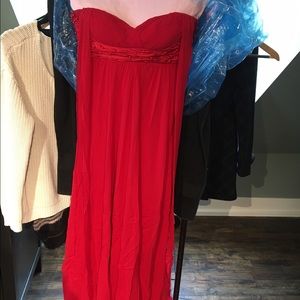 Red Donna Ricco, Full length red dress