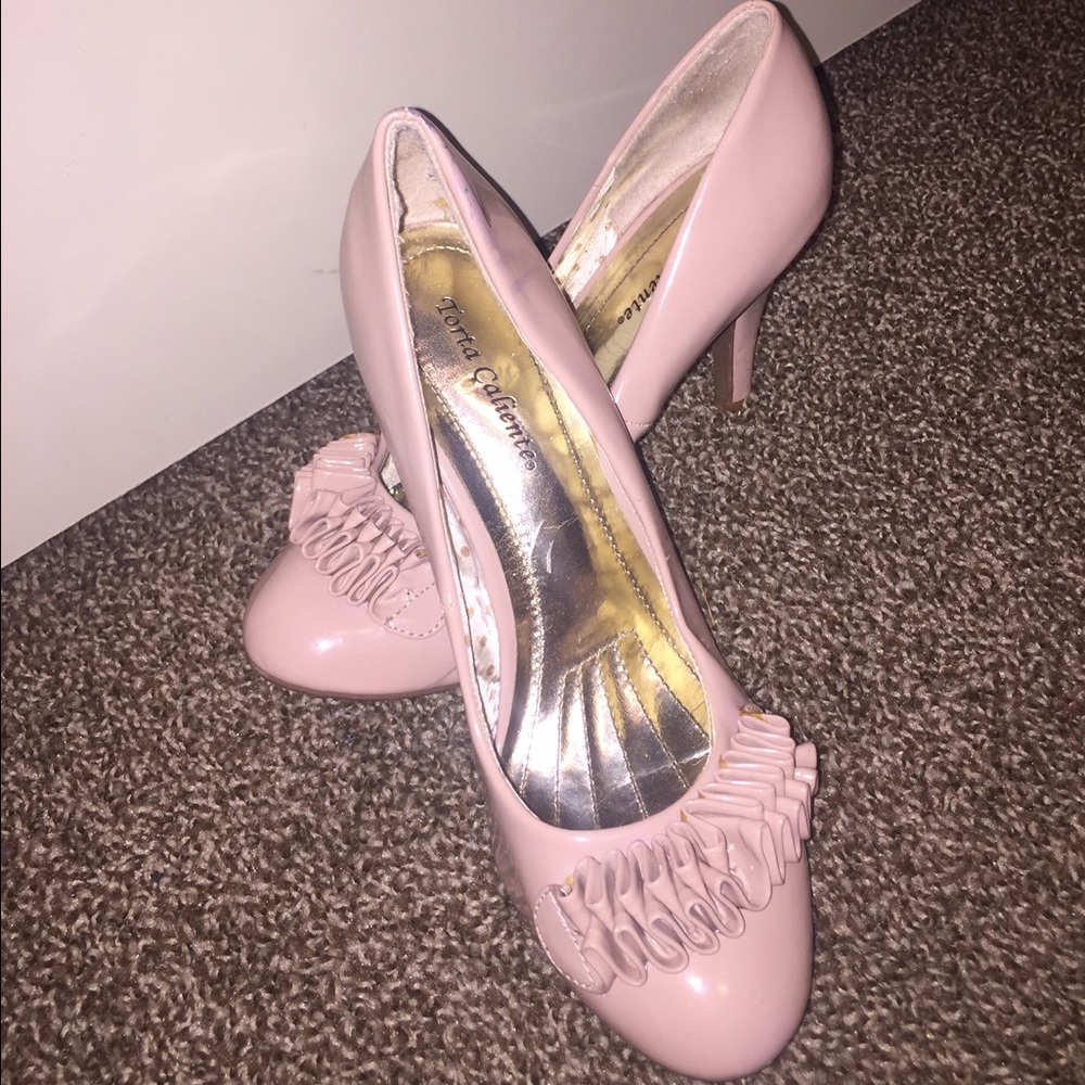 Nude pink heels!