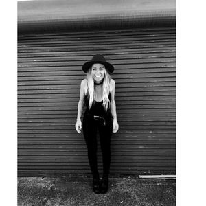 Meet your Posher, Laura