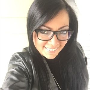 Meet your Posher, Yolanda