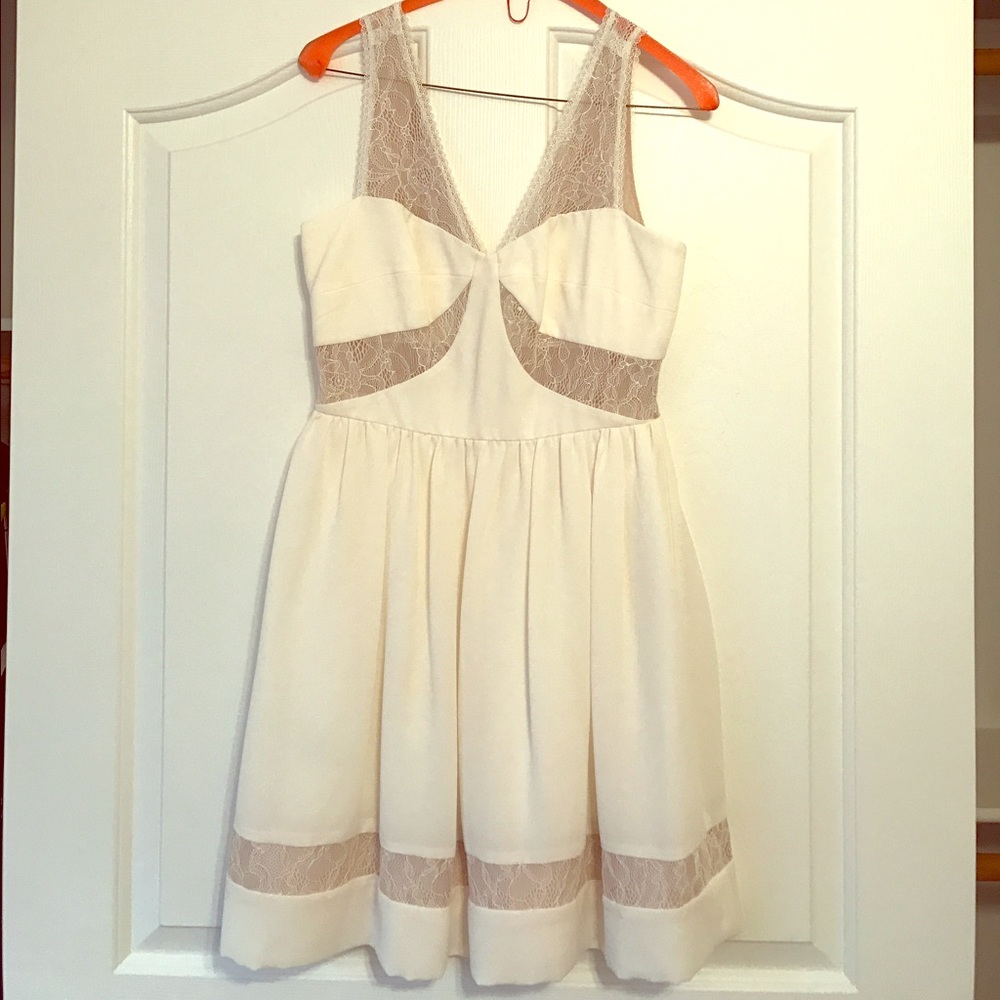 Max & Cleo mini dress size 2, cream and lace