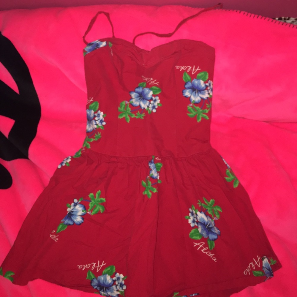Hollister Hawaiian dress 🌺
