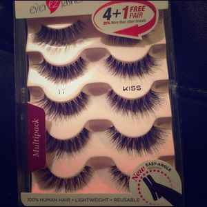 100% human hair • lightweight • reusable lashes