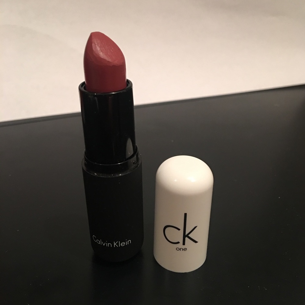 Calvin Klein One Lipstick - Entice (mauve)