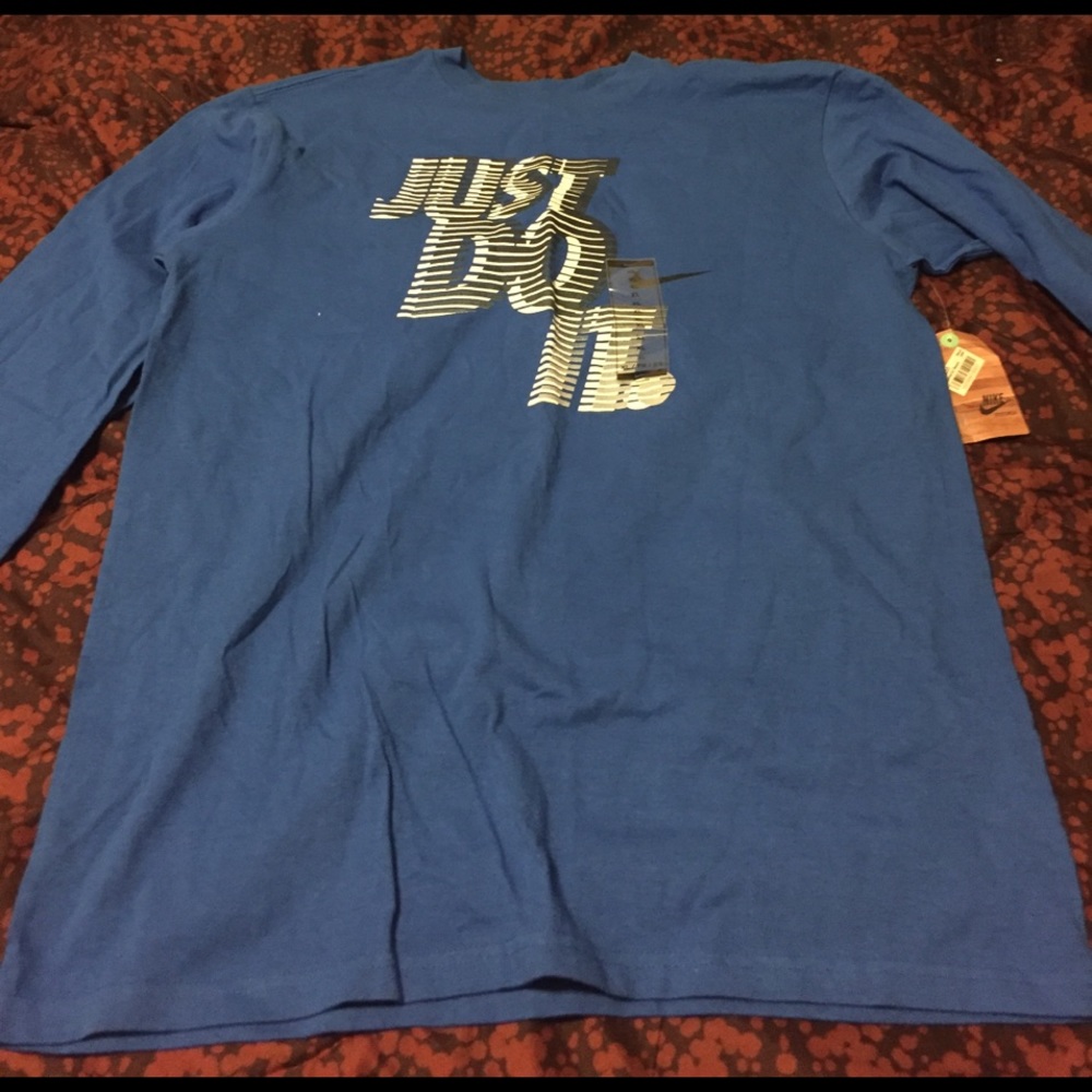 Nike boys long sleeve shirt