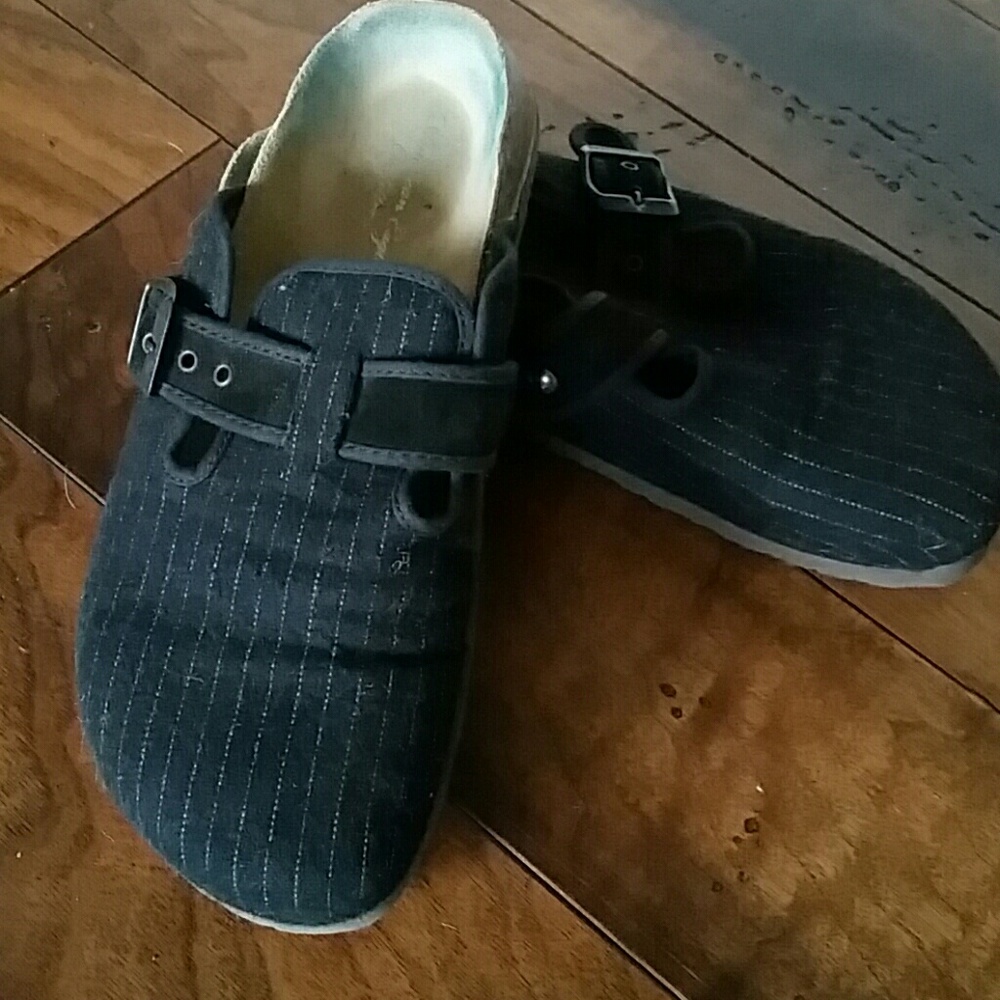 American Eagle Wool Clogs