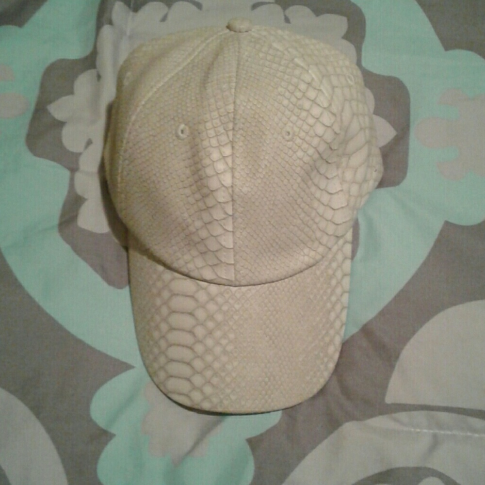 Fashion Nova Snakeskin Ivory Color Baseball Cap