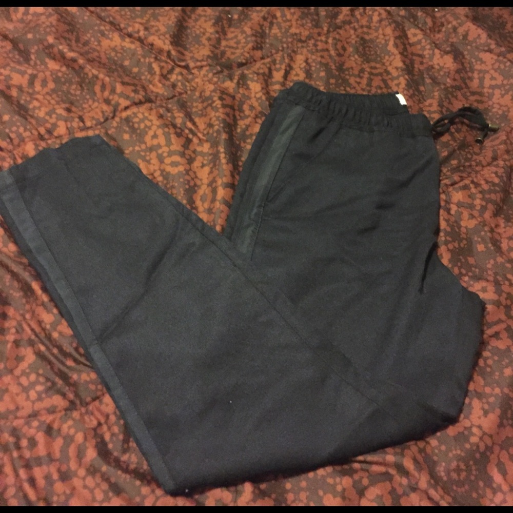Women woven pants