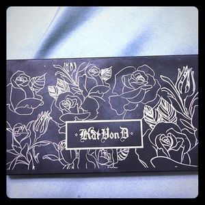 Kat Von D True Romance Eyeshadow Palette