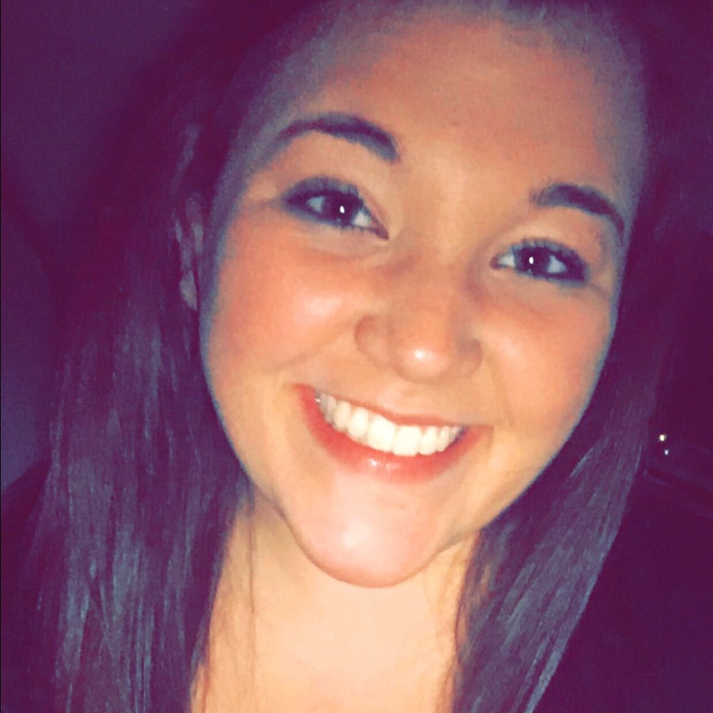 Meet your Posher, Courtney
