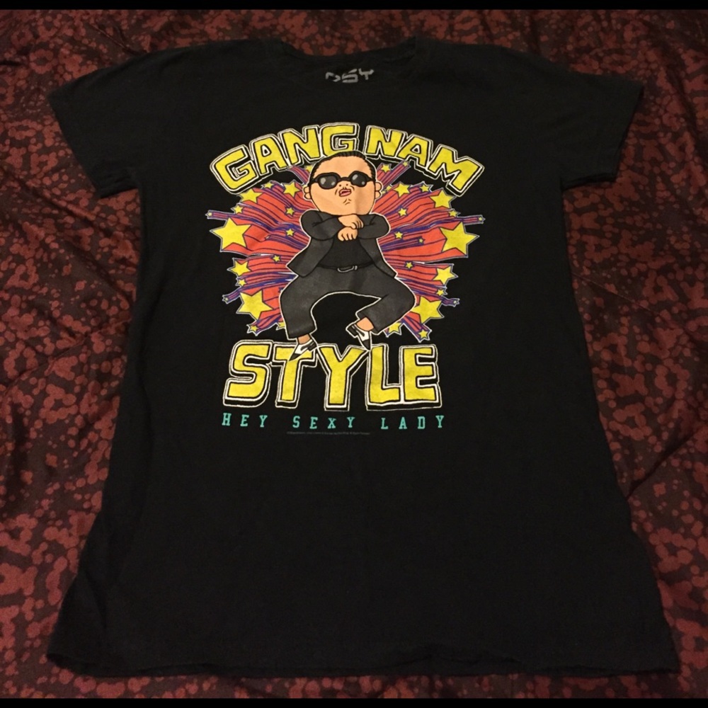 Graphic t shirt