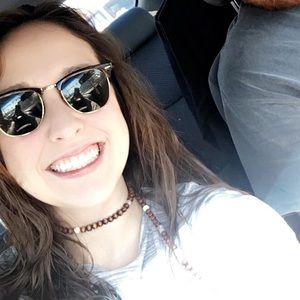 Meet your Posher, Julia