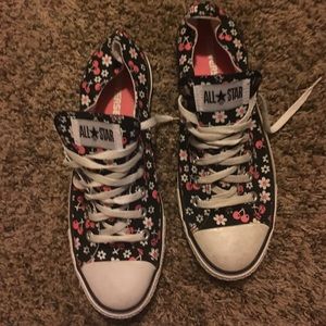 converse chuck Taylor's with low top