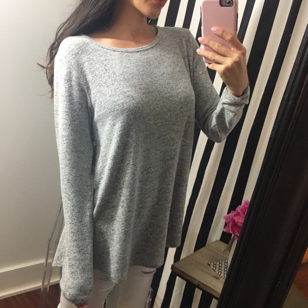 🆕 Soft and Cozy Heather Grey LS top