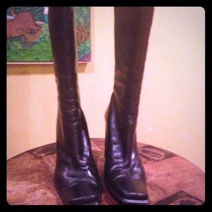 Super Chic Charles David Boots