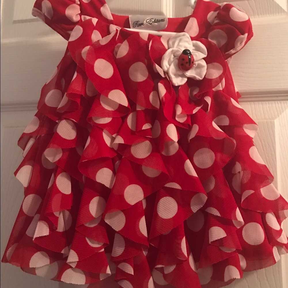 Lady bug top with black leggings