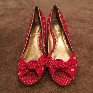 Red Polka Dot PinUp Style Heels ✨👠
