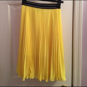 Sport waistband pleat midi skirt