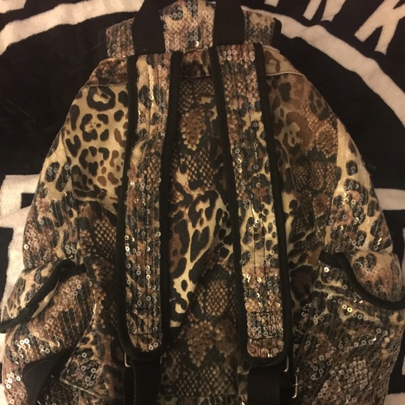 🔥FINAL PRICE DROP🔥🐆Leopard print BP🐆 - Picture 2 of 5