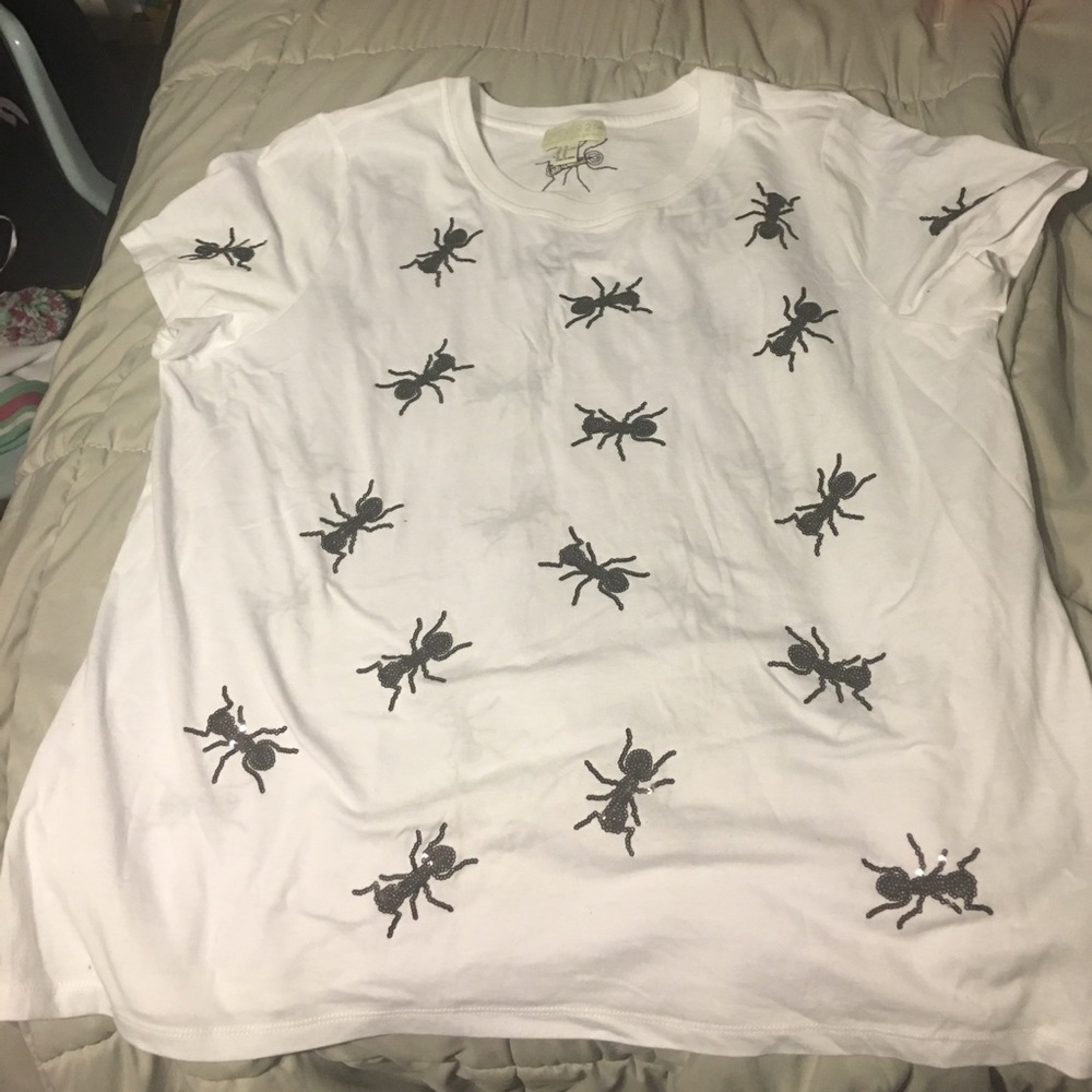 Cute plus size forever 21 T-shirt.