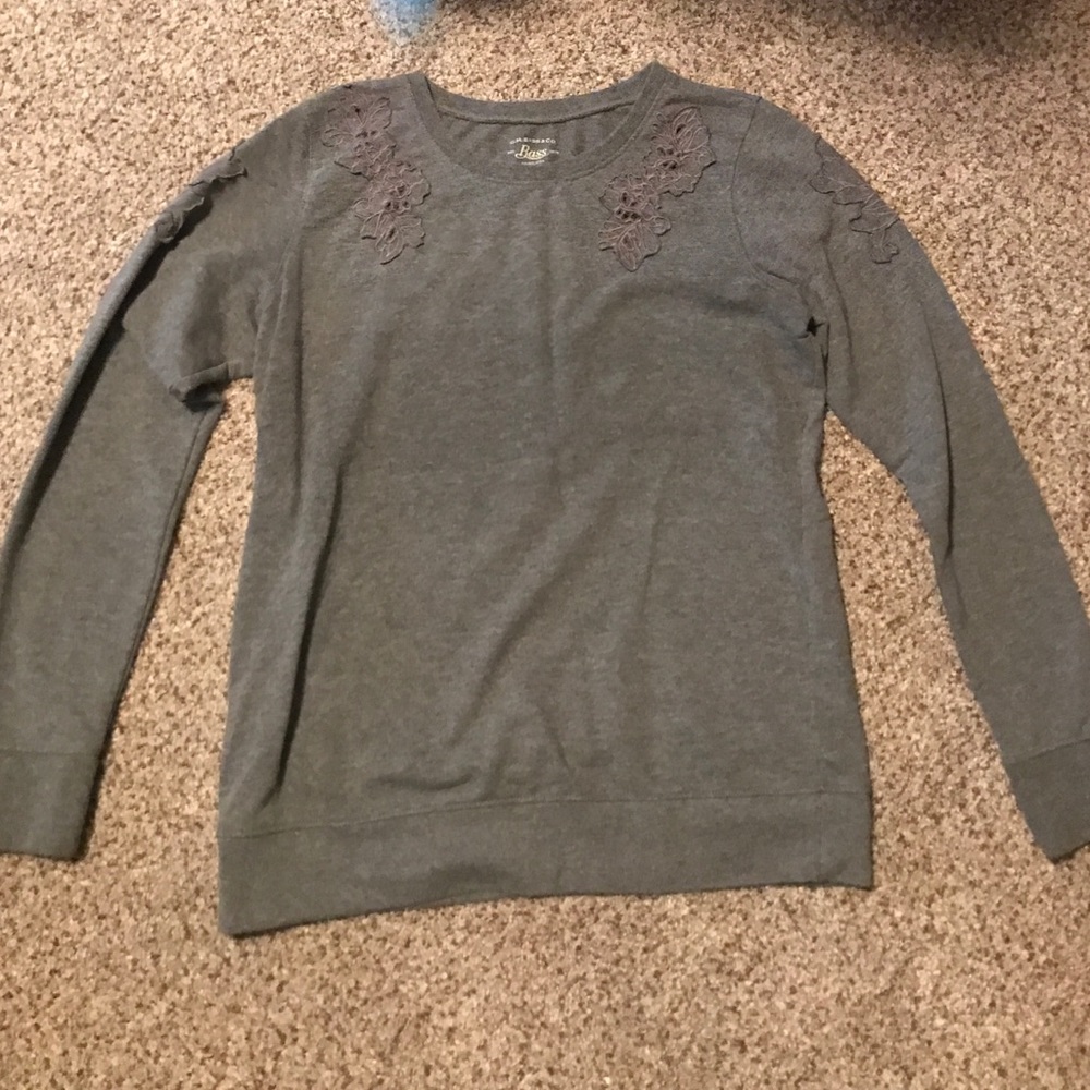 crew neck