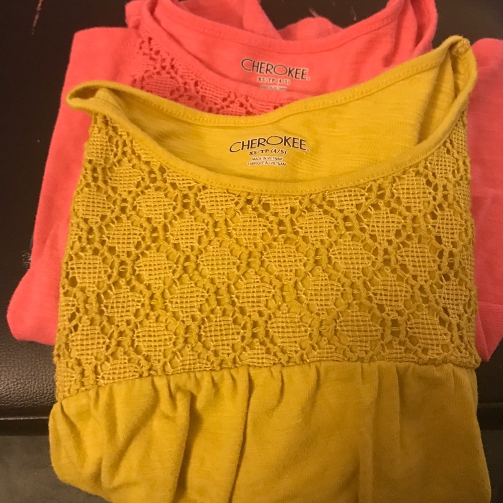 2 quarter length shirts