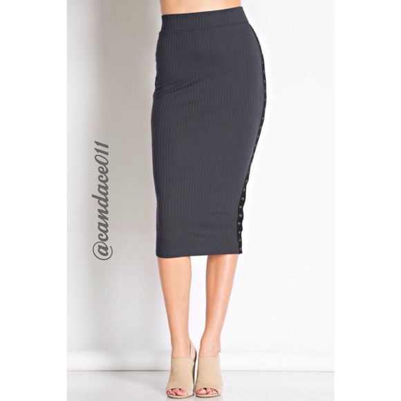 Calf Length Ribbed Pencil Skirt (Charcoal) - Picture 4 of 6