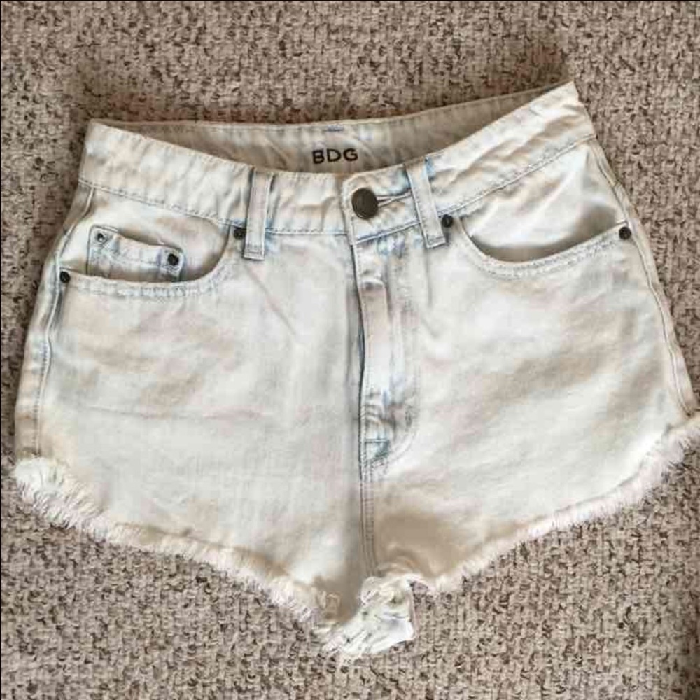 BDG High Waisted Light Jean shorts