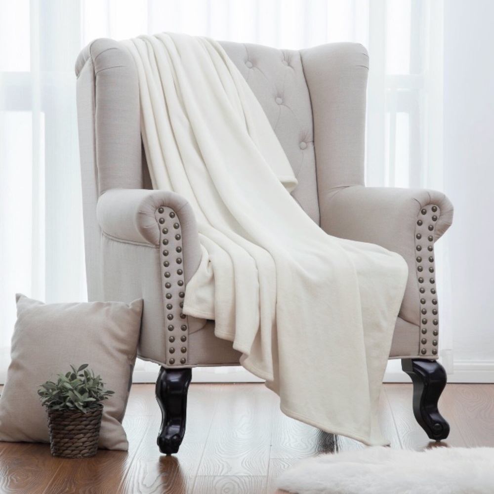2 Pack!! New Fleece Cozy Plush Throw ( Ivory)