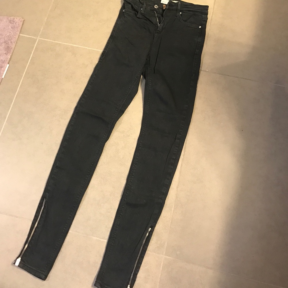 Black topshop skinny jeans