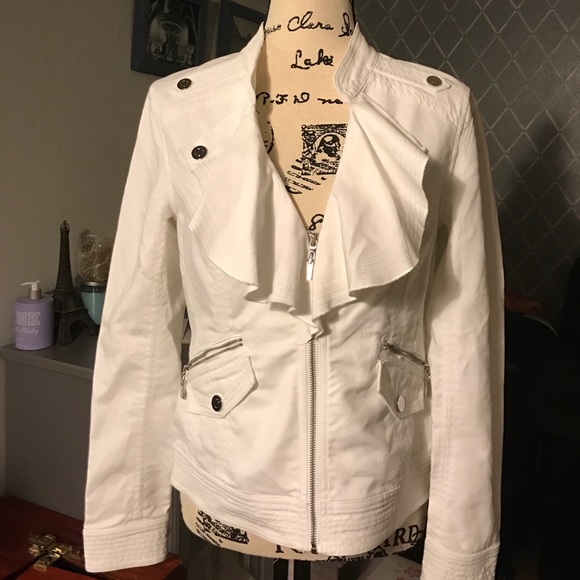 White House Black Market Jackets & Blazers - 🎉Host Pick🎉 WHBM Beautiful jacket