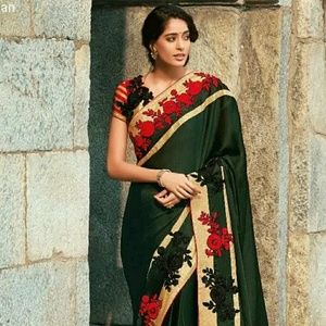 Indian Pakistani Mehendi Holud Saree Bollywood