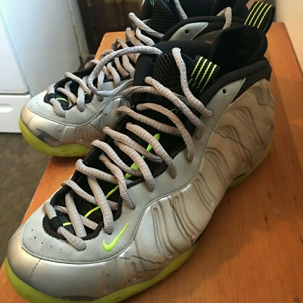 NIKE AIR FOAMPOSITE ONE  METALLIC SILVER