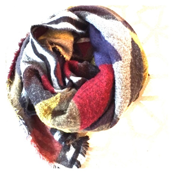 Zara Accessories - ZARA Blanket Scarf