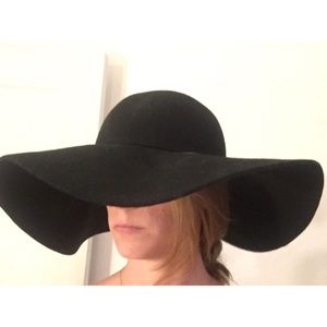 Black floppy hat