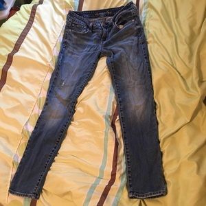 American eagle distressed skinny jeans 8 short