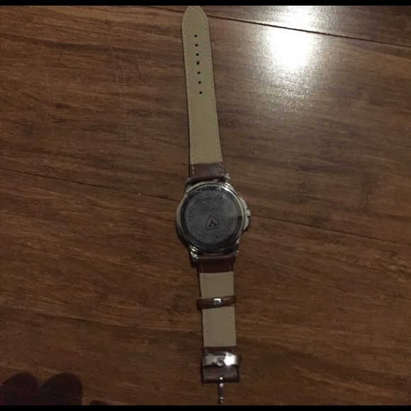 A watch - Picture 3 of 3